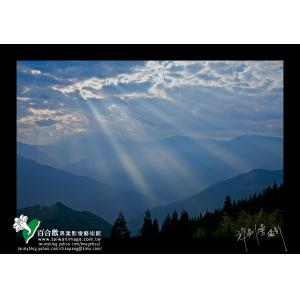 五峰巴棍霞光