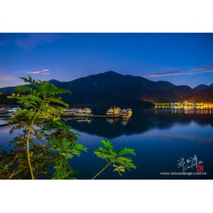 日月潭夜色